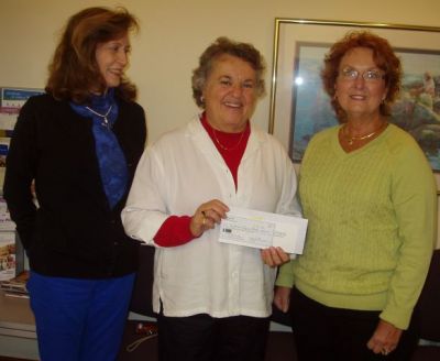 The Women's Club donates to WRCNM