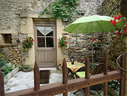 St. Cyphrien patioWEB